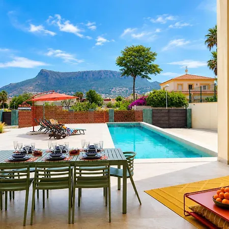 Luxury Galaxy 12min Walk 15m Pool Вилла