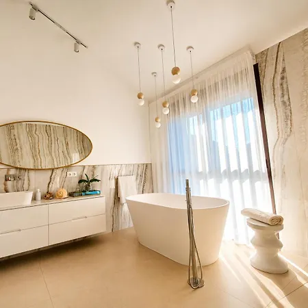 Luxury Galaxy 12min Walk 15m Pool *